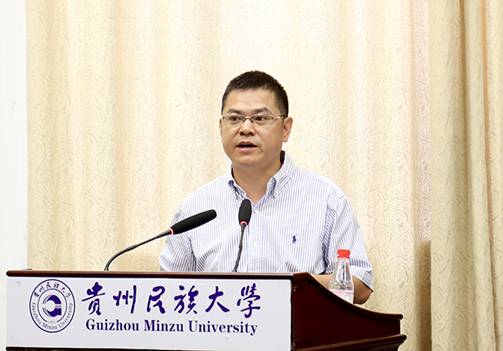 副校长胡忠良作财务工作报告