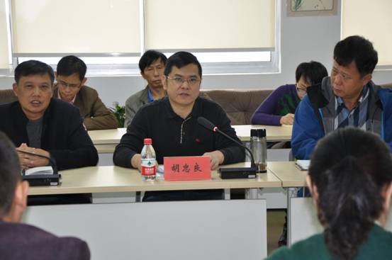 不忘初心 牢记使命 副校长胡忠良为分管部门党员干部宣讲党的十九大